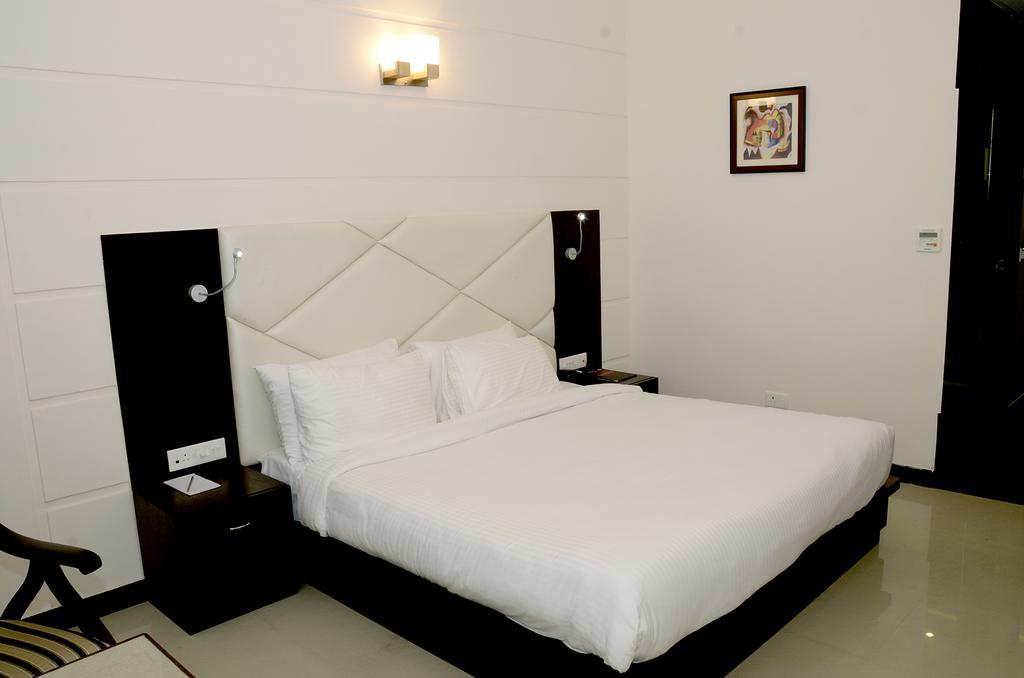 Hotel Crimson Palace Agra  Rom bilde