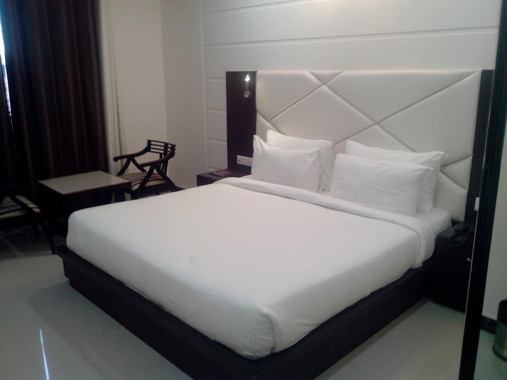 Hotel Crimson Palace Agra  Rom bilde