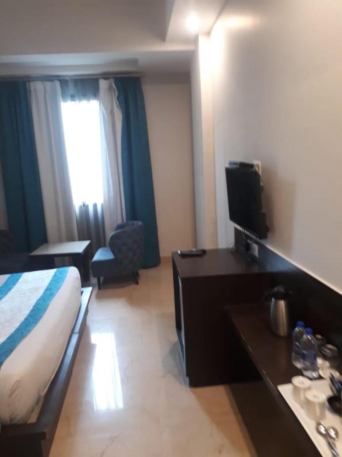 Hotel Crimson Palace Agra  Eksteriør bilde