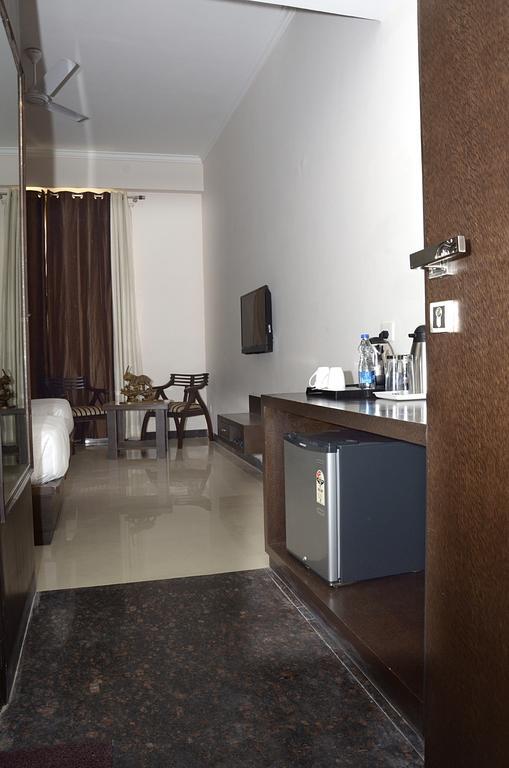 Hotel Crimson Palace Agra  Eksteriør bilde