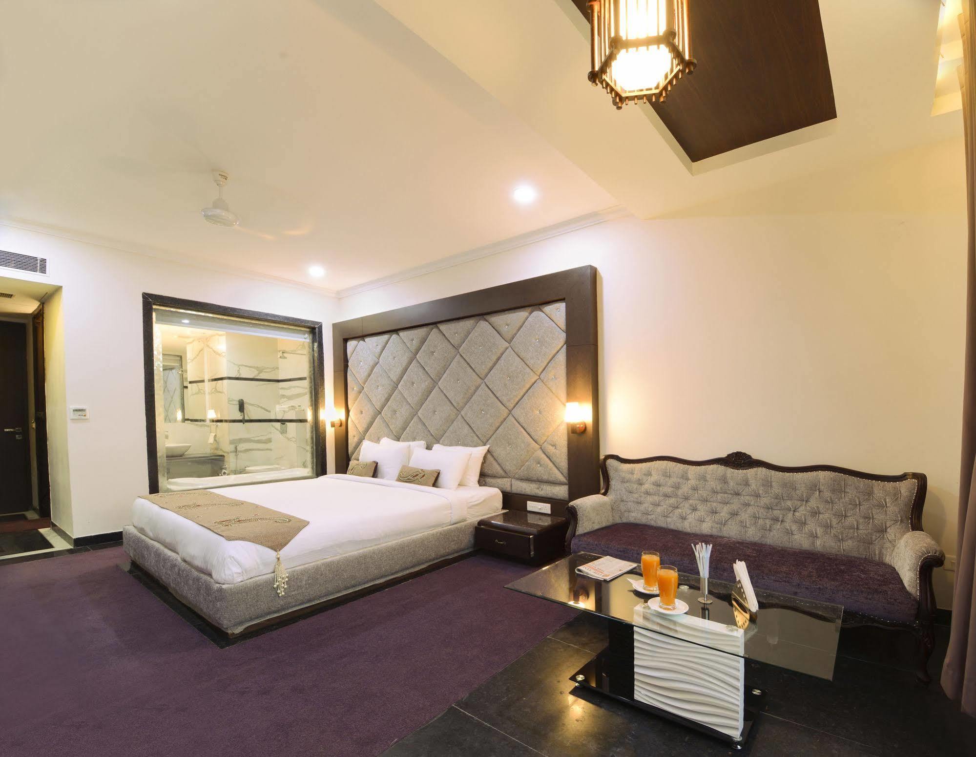 Hotel Crimson Palace Agra  Eksteriør bilde